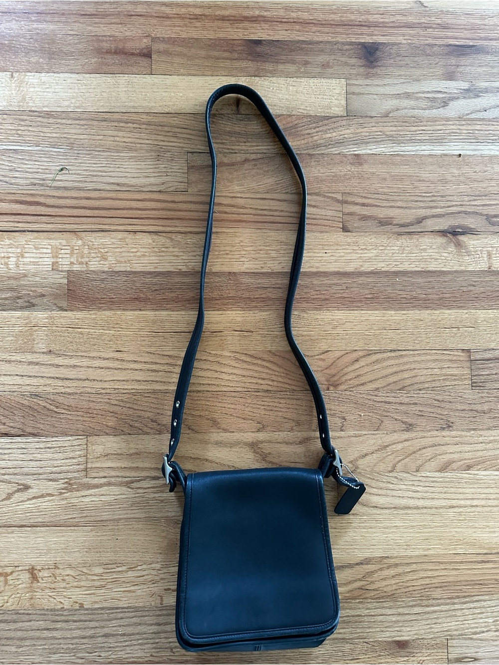Coach Vintage Leather Flap Bag Red Messenger Y2K Shoulder Bag Crossbody